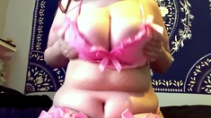 Big boobed Memphis Monroe masturbates in stocking