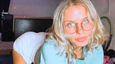 Blonde teen in solo action with her pussy