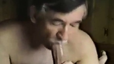 Oso maduro amateur chupa y traga
