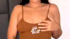 Modelo Latina Enseña Su Cuerpo Para Ser Follada