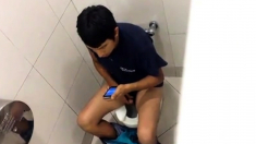 Str8 spy guy in public toilet