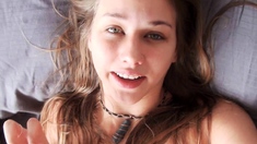 PUSSY BABE BRUNETTE masturbating